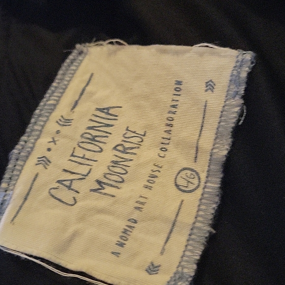 California Moonrise Lace Dress - Picture 5 of 7